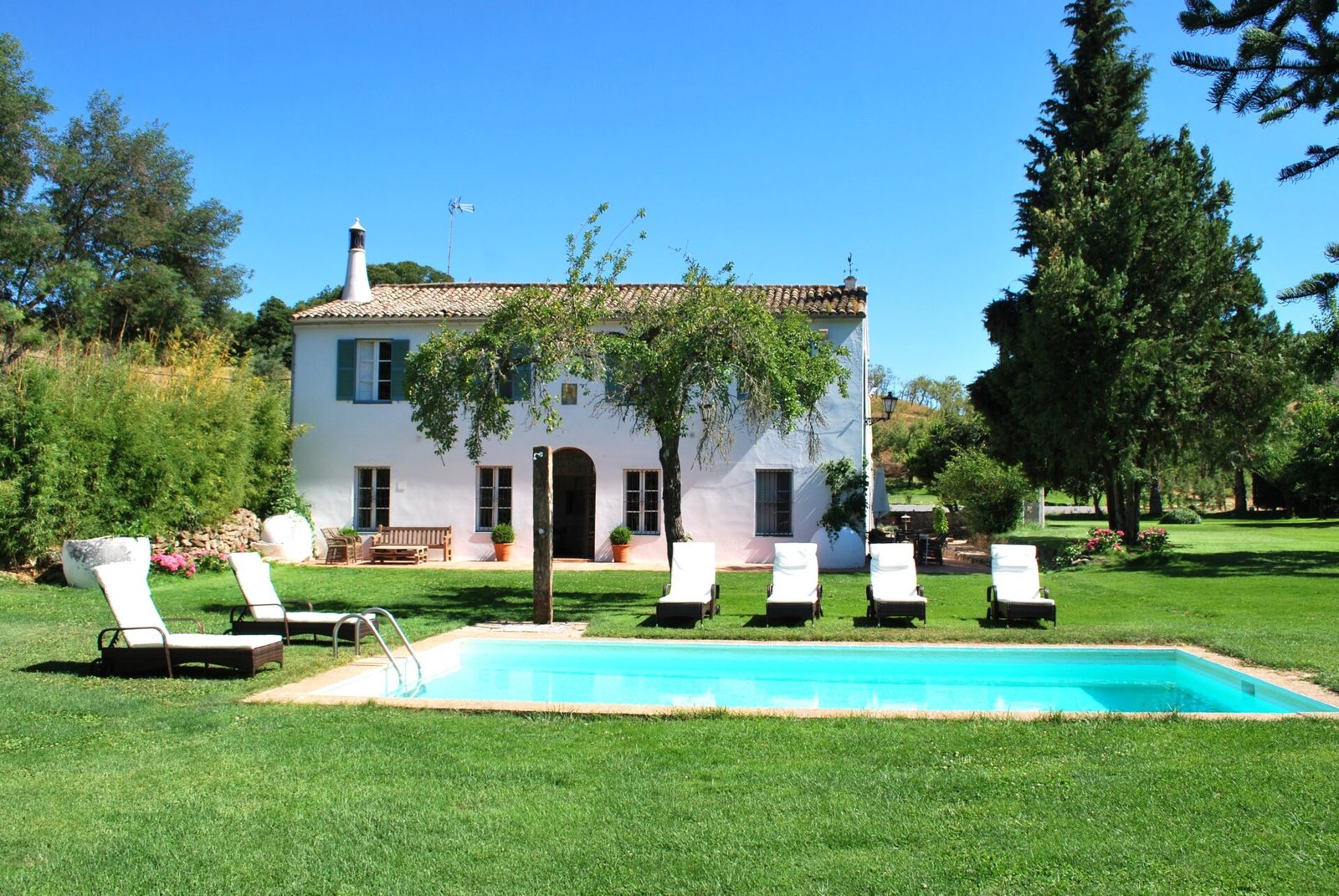 Use bitcoin or other cryptocurrencies to book and pay for countryside homes in Constantina, Seville, Spain