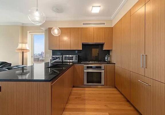 NEW YORK LUXURIOUS 3 BED 3 BATH PENTHOUSES A B