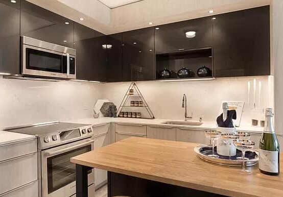 Soma, gorgeous 2 bed 2 bath apartment