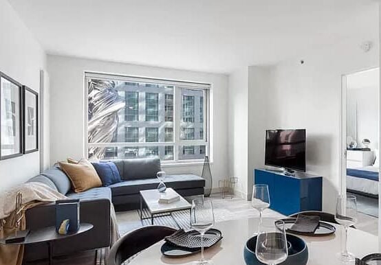 Soma, gorgeous 2 bed 2 bath apartment