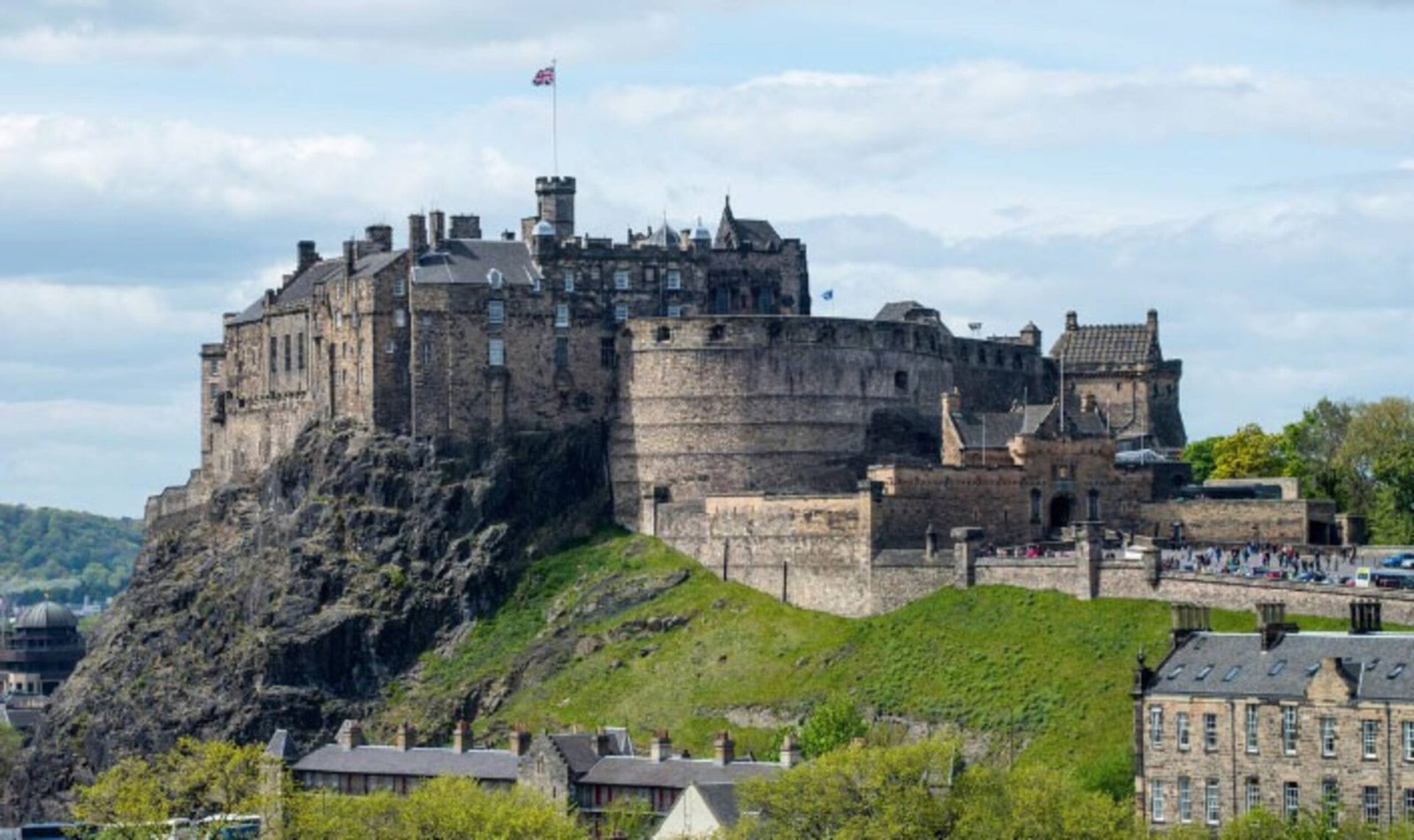 Use bitcoin or other cryptocurrencies to book and pay for apartments in Edinburgh, Scotland, United Kingdom, picture 8