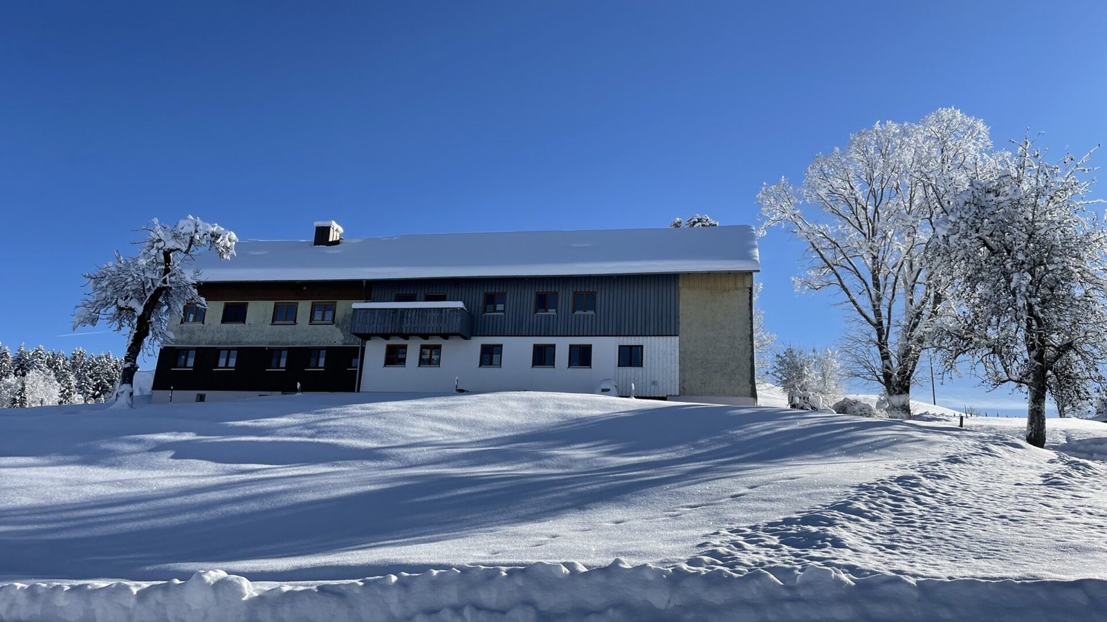 Use bitcoin or other cryptocurrencies to book and pay for apartments in Hinterschweinhöf, Oberreute, Germany, picture 9