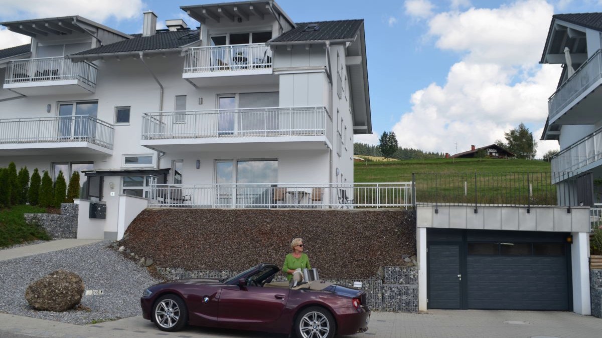 Use bitcoin or other cryptocurrencies to book and pay for apartments in Hochsträß, Oberstaufen, Germany